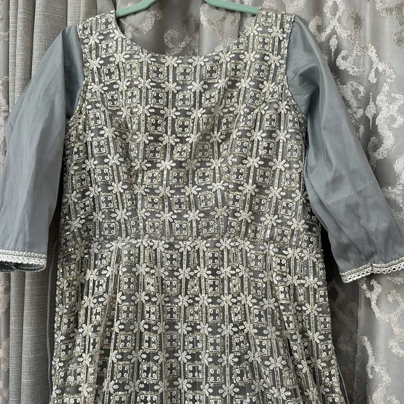 Anarkali Salwar Dress Outfit Gold and White Design - Picture 3 of 9